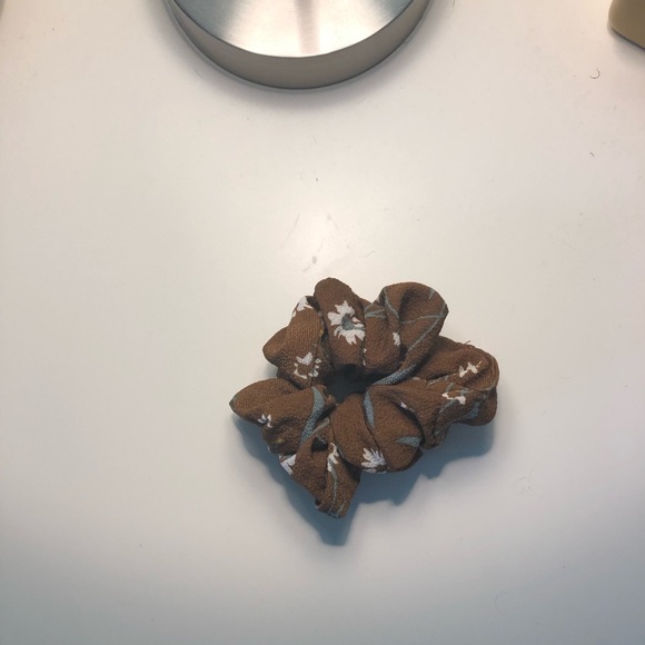 a three pack of scrunchies :) - Picture 4 of 4